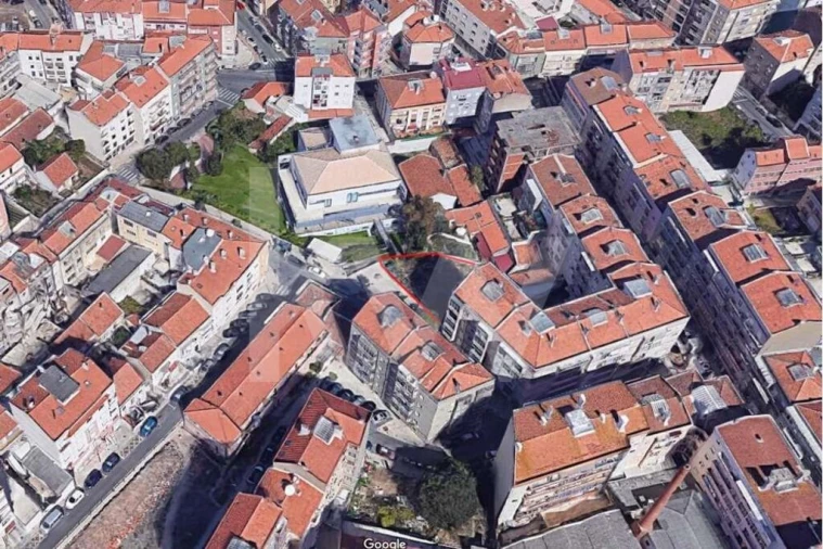 Terreno para Venda em Encosta do Sol Foto 3