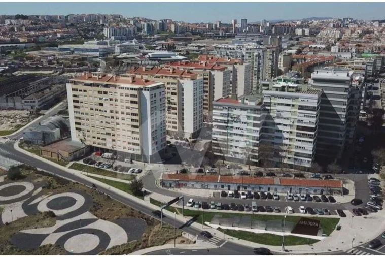 Terreno para Venda em Encosta do Sol Foto 1
