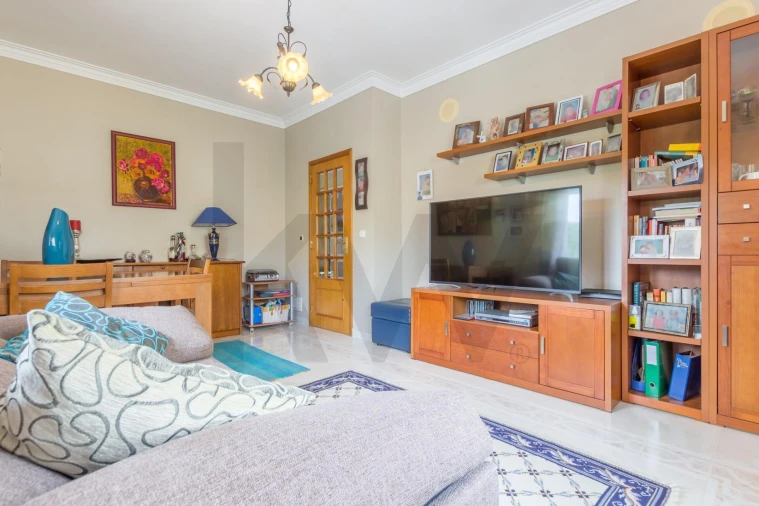 Apartamento T2 para Venda em Caparica e Trafaria Foto 3