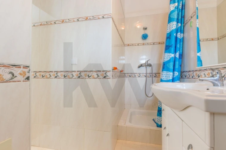 Apartamento T2 para Venda em Caparica e Trafaria Foto 17