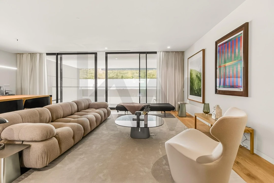 Apartamento T4 para Venda em Aldoar, Foz do Douro e Nevogilde Foto 1