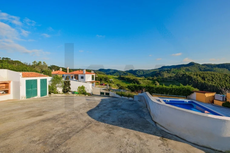 Moradia T3 para Venda em Azueira e Sobral da Abelheira Foto 2