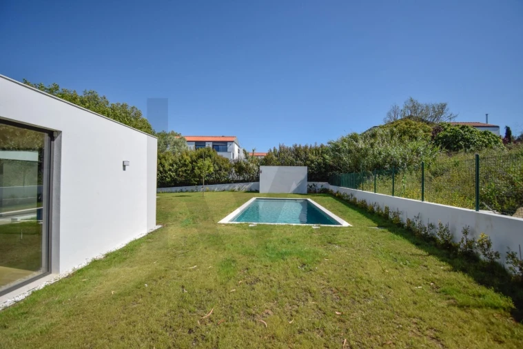 Moradia T5 para Venda em Barcarena Foto 37