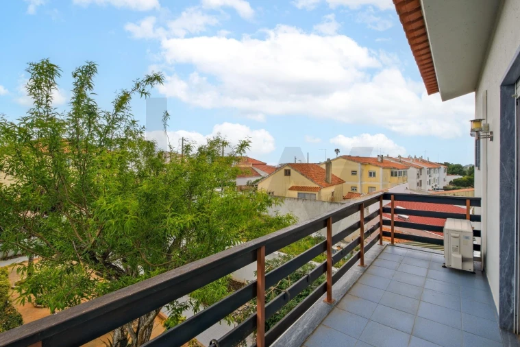 Moradia T4 para Venda em Alcabideche Foto 40