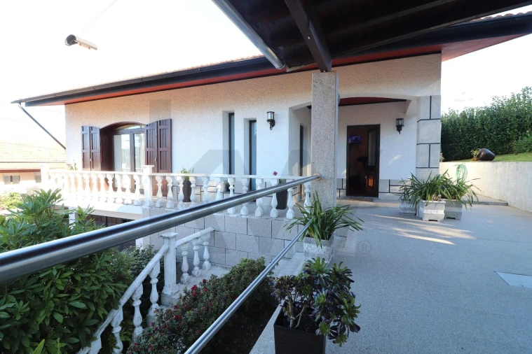 Moradia T3 para Venda em Chave Foto 1