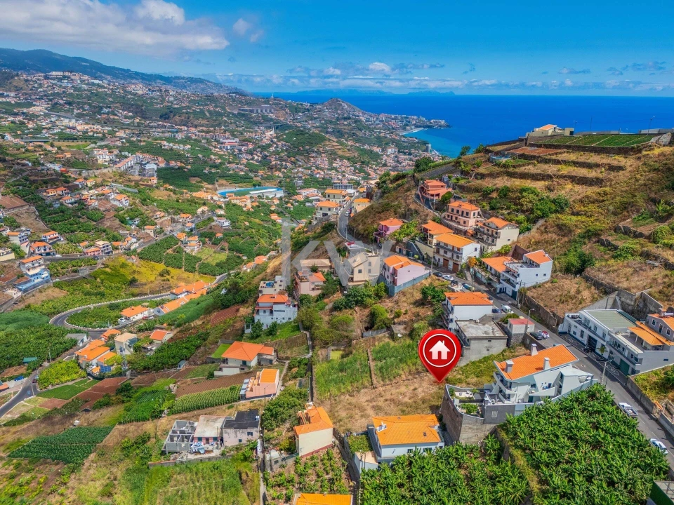 Terreno para Venda em Camara de Lobos Foto 1