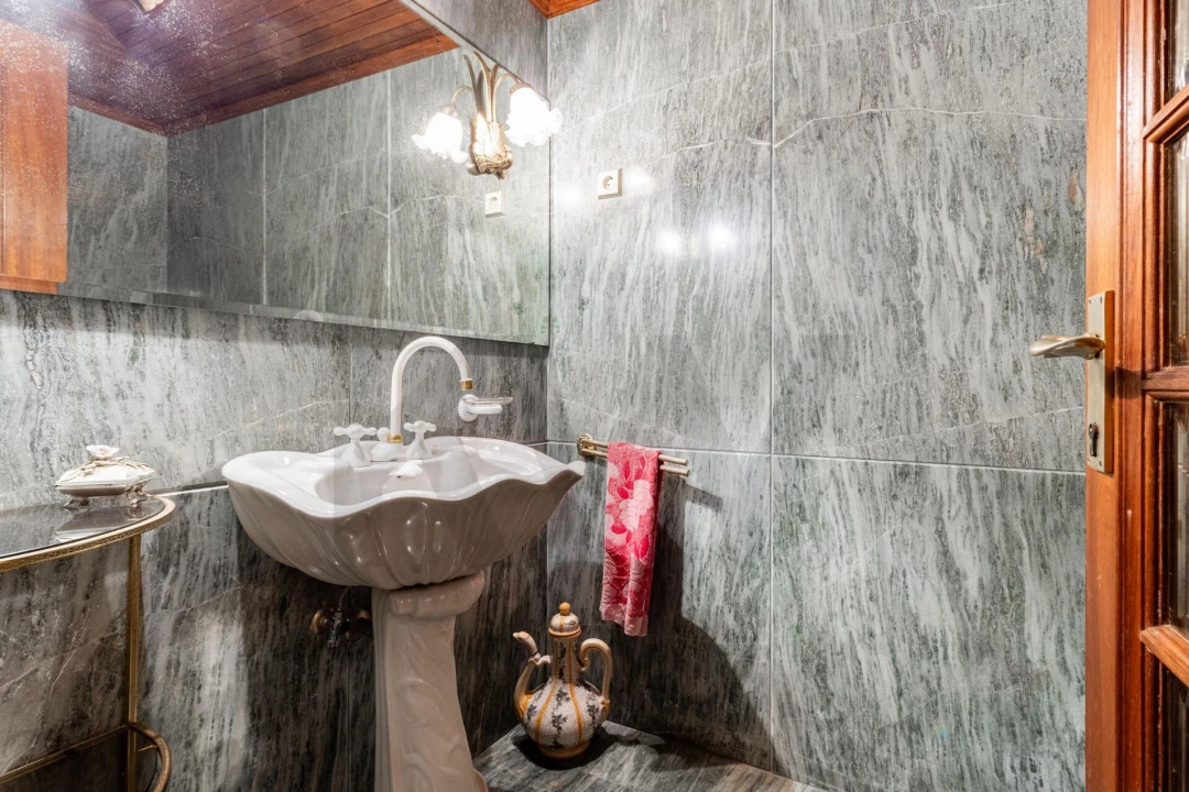 Moradia T6 para Venda em O. Azeméis, Riba-Ul, Ul, Macinhata Seixa, Madail Foto 42