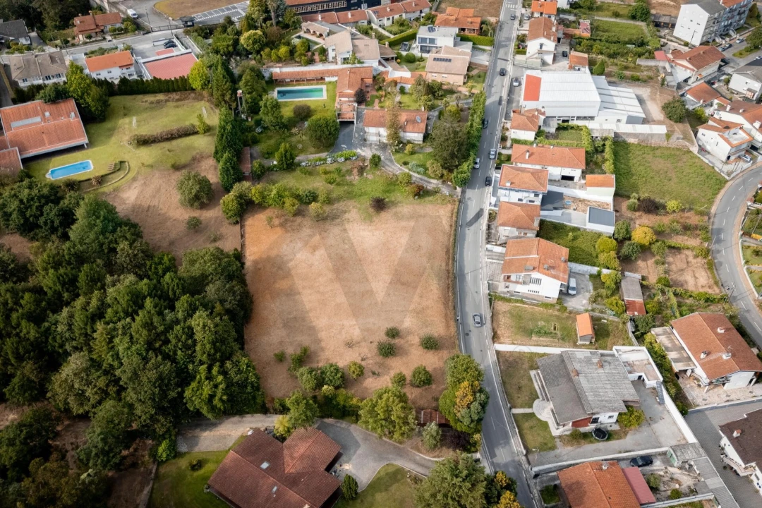 Moradia T6 para Venda em O. Azeméis, Riba-Ul, Ul, Macinhata Seixa, Madail Foto 7