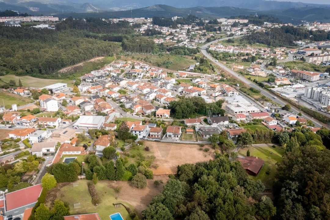 Moradia T6 para Venda em O. Azeméis, Riba-Ul, Ul, Macinhata Seixa, Madail Foto 9