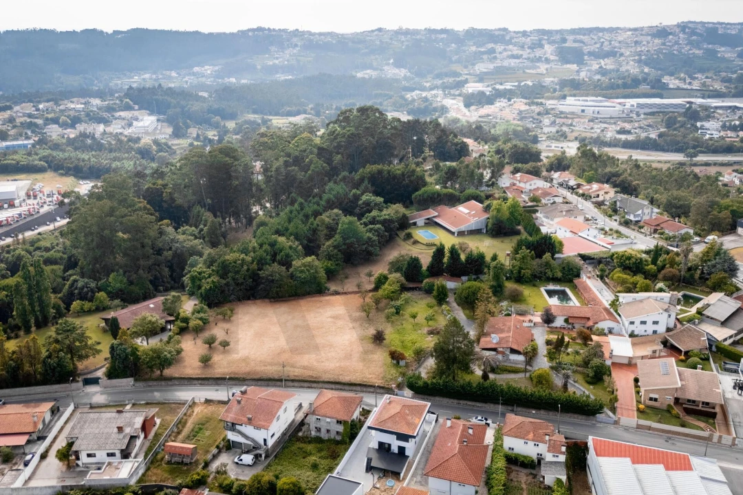 Moradia T6 para Venda em O. Azeméis, Riba-Ul, Ul, Macinhata Seixa, Madail Foto 5