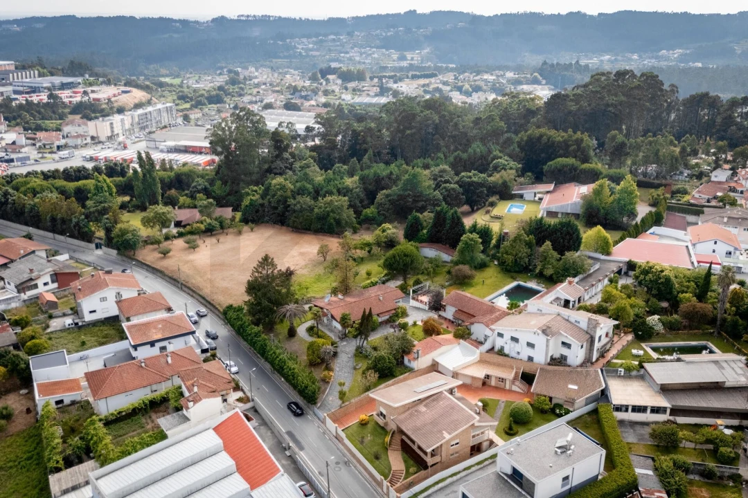 Moradia T6 para Venda em O. Azeméis, Riba-Ul, Ul, Macinhata Seixa, Madail Foto 12