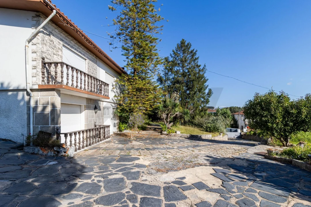 Moradia T6 para Venda em O. Azeméis, Riba-Ul, Ul, Macinhata Seixa, Madail Foto 13