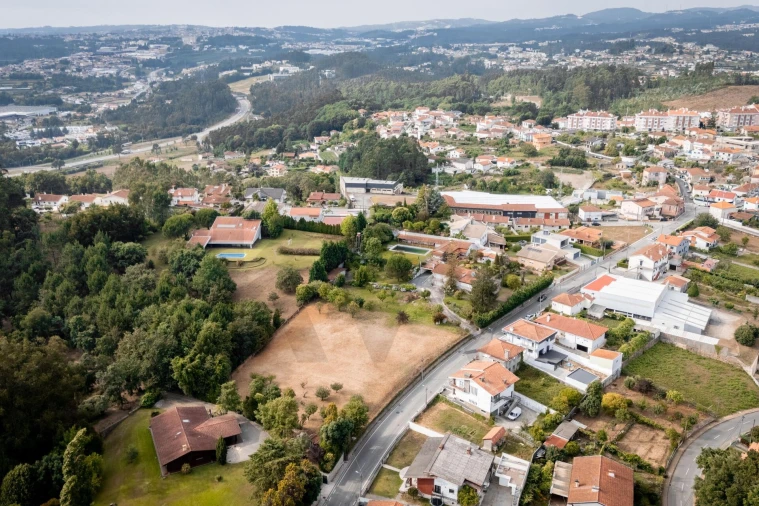 Moradia T6 para Venda em O. Azeméis, Riba-Ul, Ul, Macinhata Seixa, Madail Foto 6