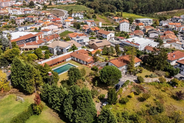 Moradia T6 para Venda em O. Azeméis, Riba-Ul, Ul, Macinhata Seixa, Madail Foto 27