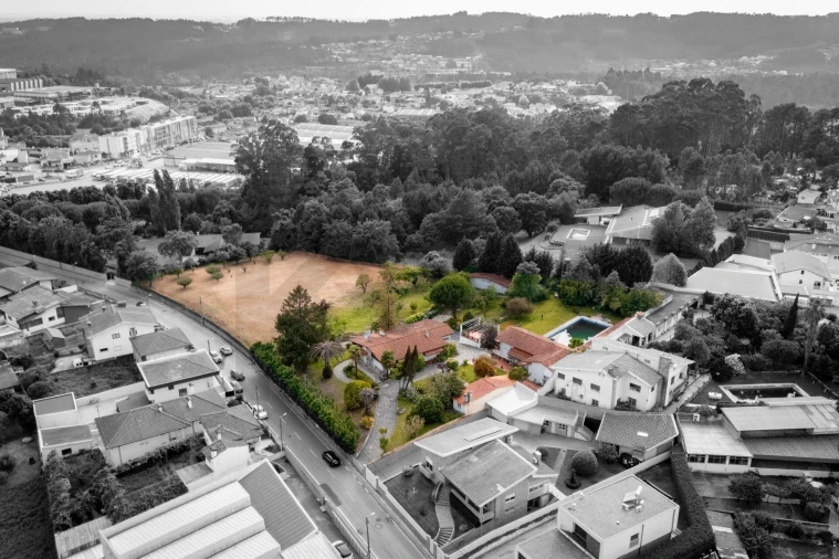 Moradia T6 para Venda em O. Azeméis, Riba-Ul, Ul, Macinhata Seixa, Madail Foto 4