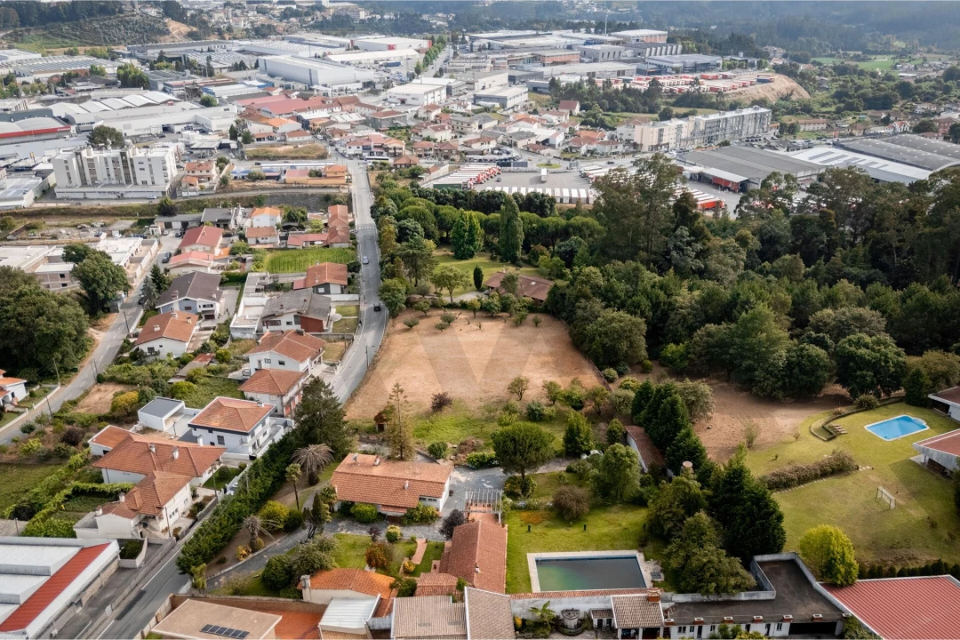 Moradia T6 para Venda em O. Azeméis, Riba-Ul, Ul, Macinhata Seixa, Madail Foto 23