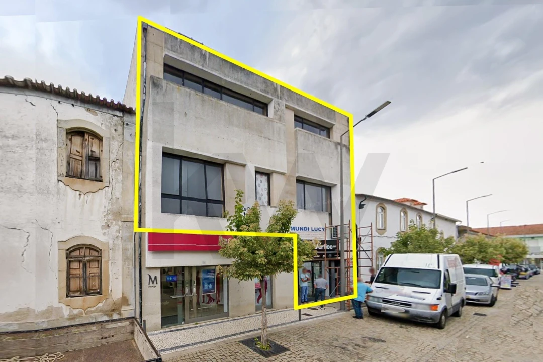 Prédio para Venda em Vila Nova de Foz Côa Foto 1