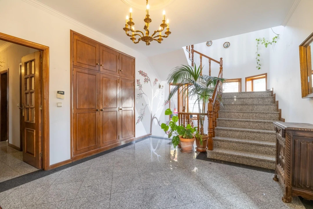 Moradia T4 para Venda em Vilarinho Foto 5