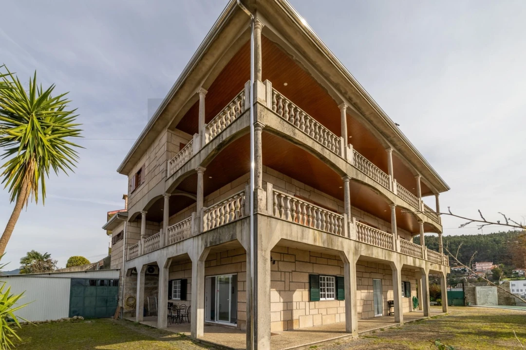 Moradia T4 para Venda em Vilarinho Foto 2