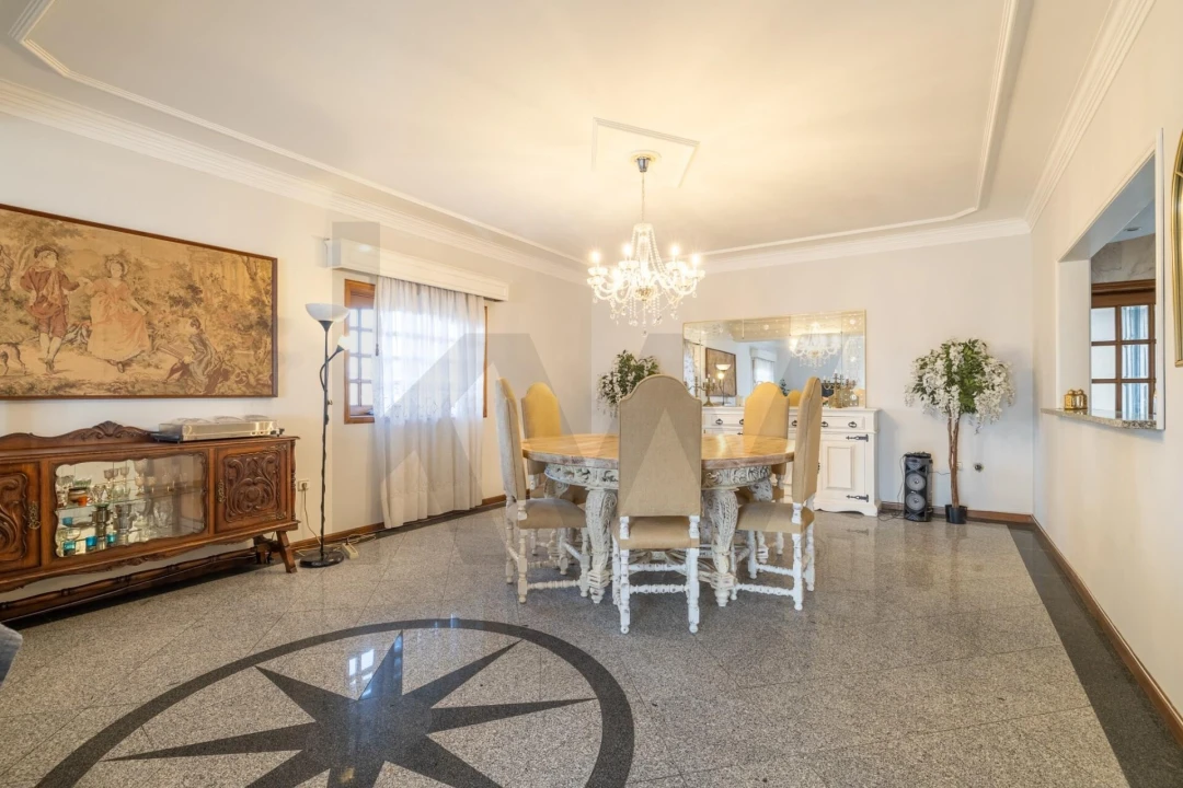 Moradia T4 para Venda em Vilarinho Foto 8