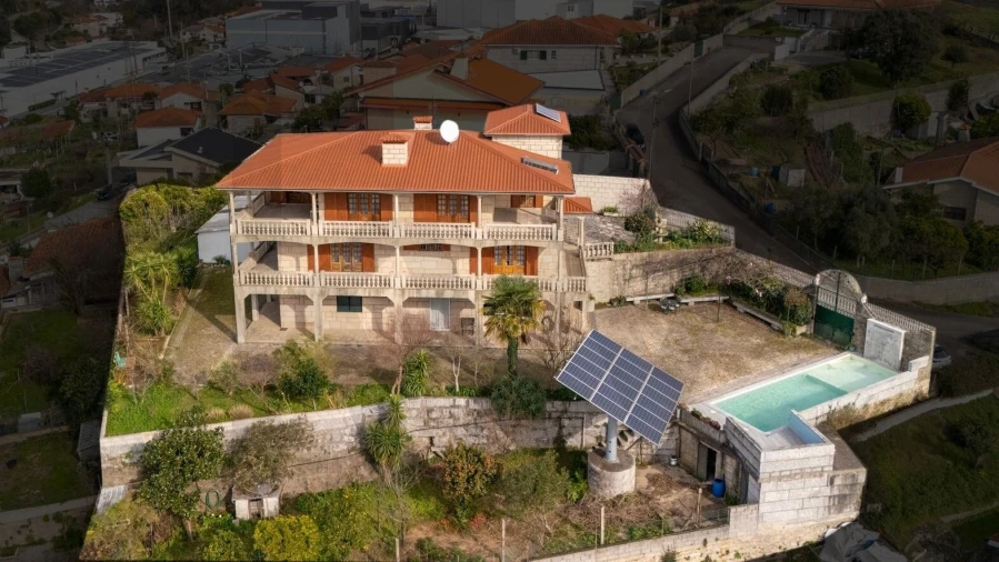 Moradia T4 para Venda em Vilarinho Foto 24