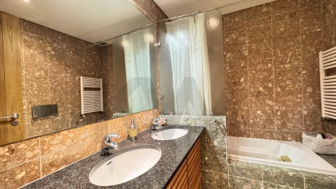 Apartamento T5 para Venda em Requeixo, Nossa Senhora de Fátima e Nariz