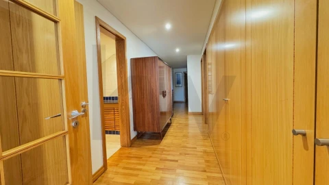 Apartamento T5 para Venda em Requeixo, Nossa Senhora de Fátima e Nariz