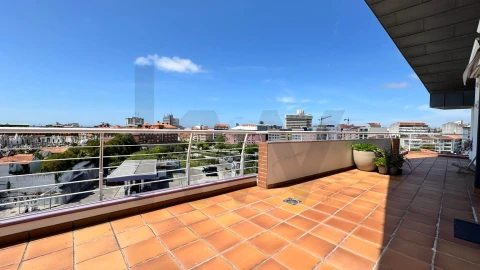 Apartamento T5 para Venda em Requeixo, Nossa Senhora de Fátima e Nariz