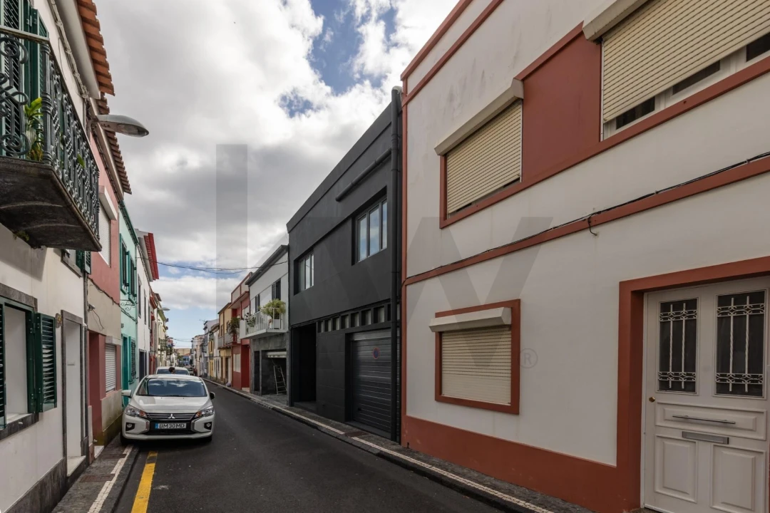 Moradia T4 para Venda em Ponta Delgada (São José) Foto 36
