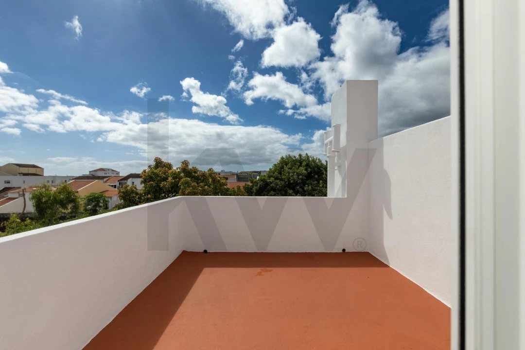 Moradia T4 para Venda em Ponta Delgada (São José) Foto 26