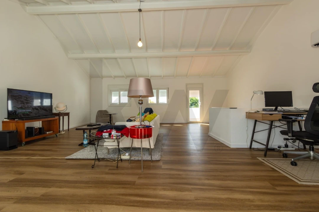 Moradia T4 para Venda em Ponta Delgada (São José) Foto 9