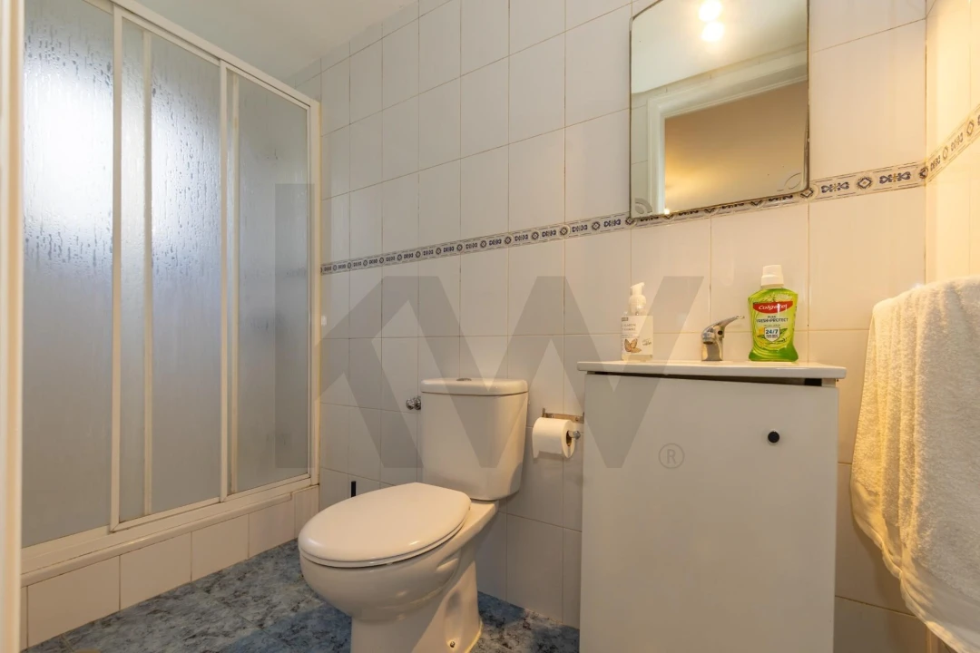 Moradia T4 para Venda em Ponta Delgada (São José) Foto 29