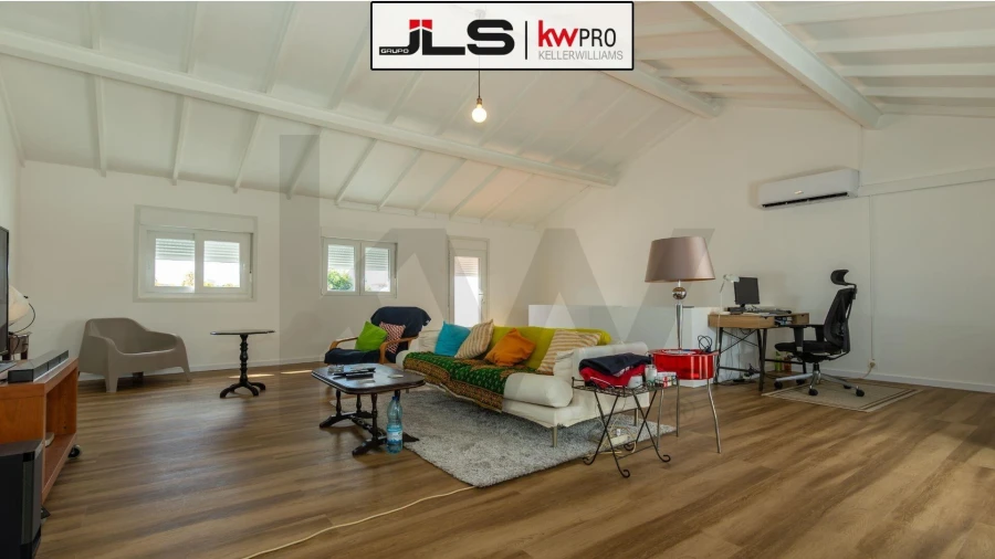 Moradia T4 para Venda em Ponta Delgada (São José) Foto 1