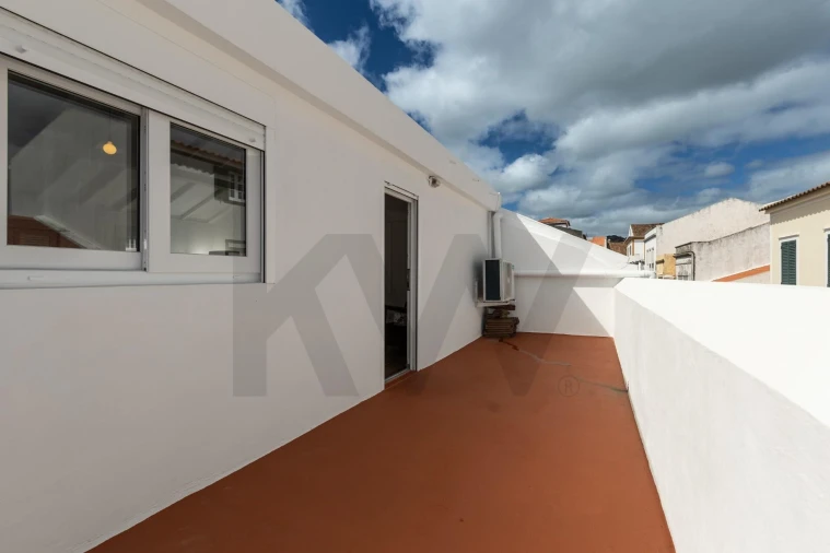 Moradia T4 para Venda em Ponta Delgada (São José) Foto 28