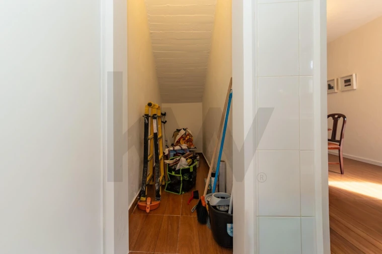 Moradia T4 para Venda em Ponta Delgada (São José) Foto 25