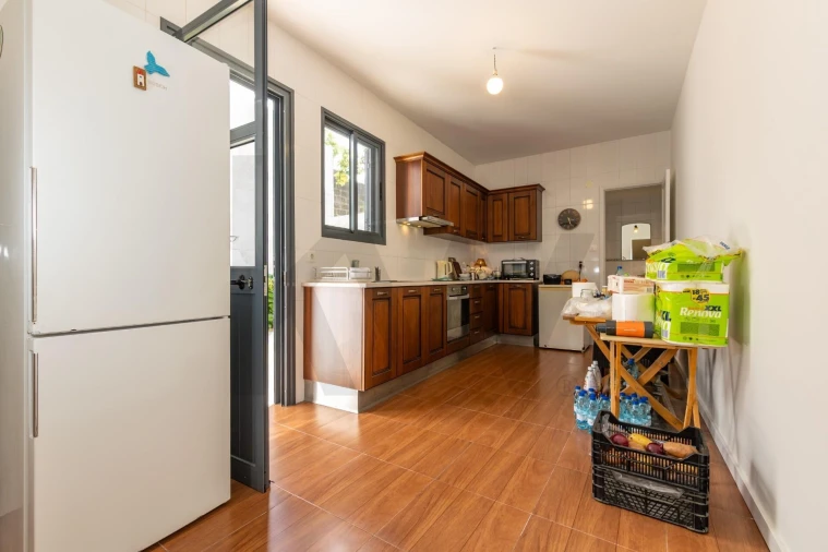 Moradia T4 para Venda em Ponta Delgada (São José) Foto 12