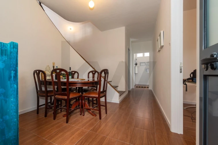 Moradia T4 para Venda em Ponta Delgada (São José) Foto 5