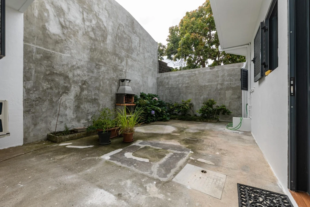 Moradia T4 para Venda em Ponta Delgada (São José) Foto 31