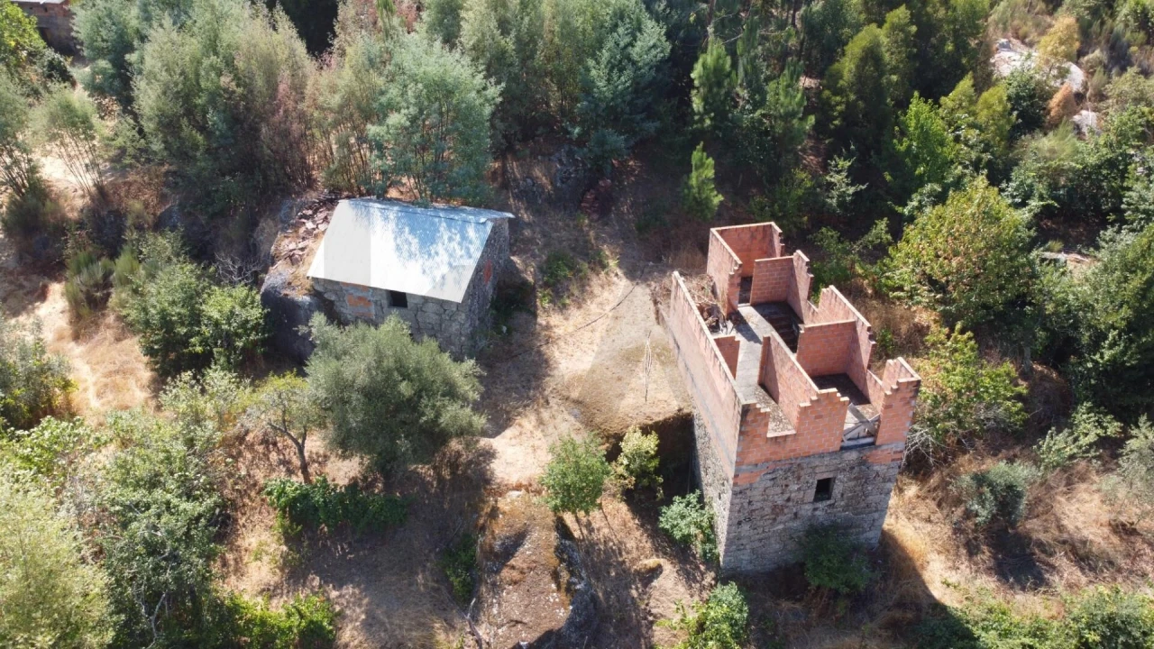 Terreno para Venda em Candosa Foto 2