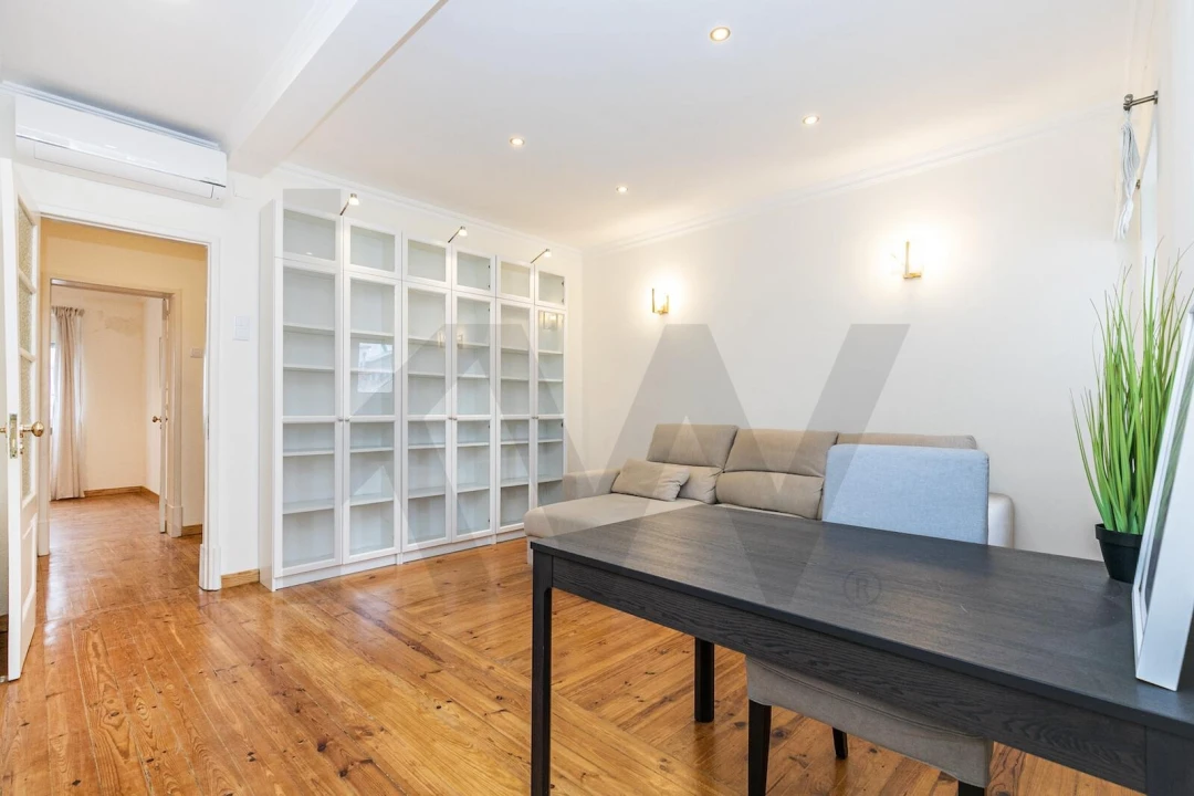 Apartamento T2 para Arrendamento em Lumiar Foto 4