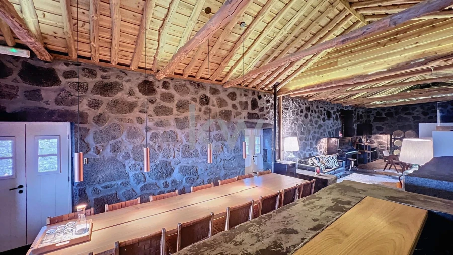 Moradia T6 para Venda em Santa Luzia