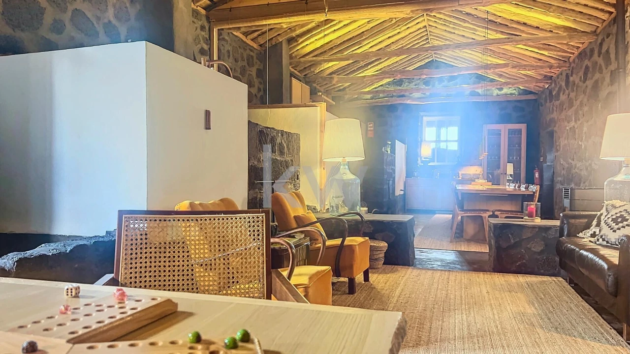 Moradia T6 para Venda em Santa Luzia Foto 6