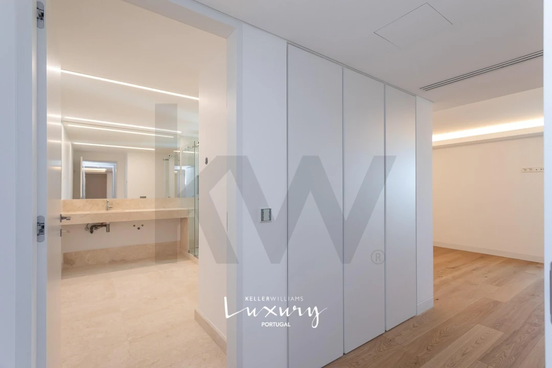 Apartamento T4 para Venda em Alvalade Foto 24
