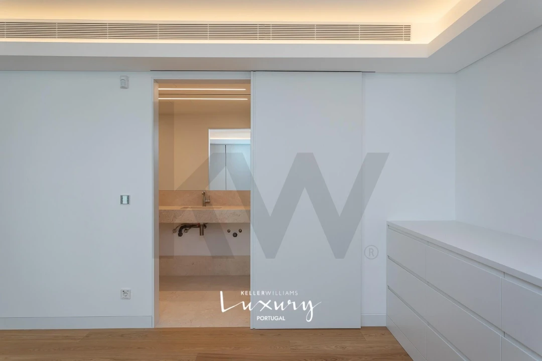 Apartamento T4 para Venda em Alvalade Foto 22