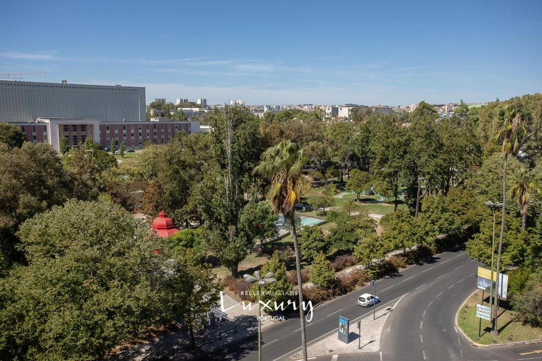 Apartamento T4 para Venda em Alvalade Foto 8