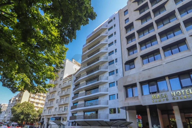 Apartamento T4 para Venda em Alvalade Foto 38