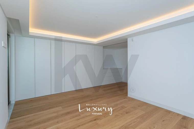 Apartamento T4 para Venda em Alvalade Foto 29