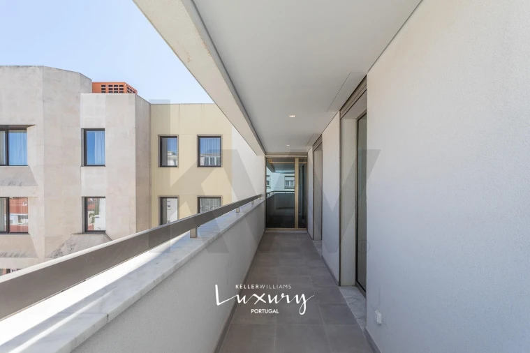 Apartamento T4 para Venda em Alvalade Foto 30