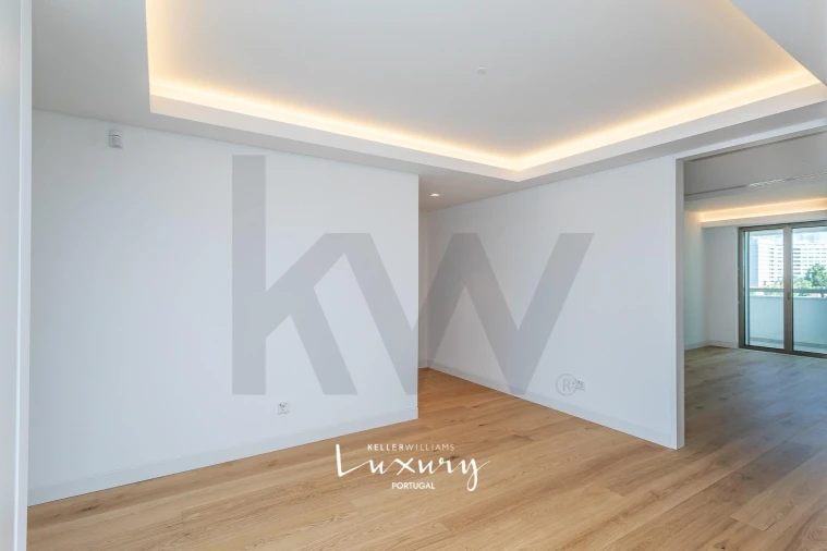 Apartamento T4 para Venda em Alvalade Foto 31