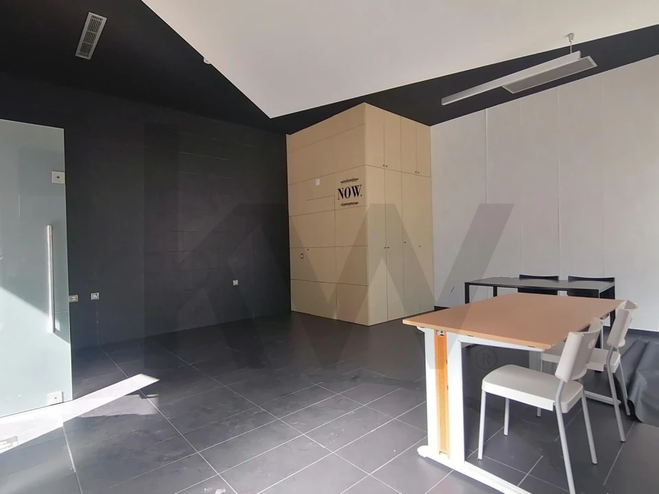 Loja para Arrendamento em São João Baptista Foto 5